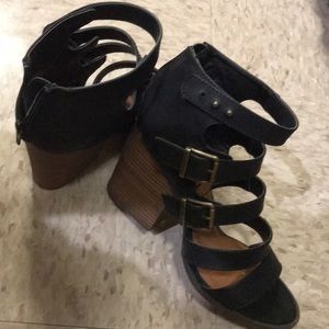 Black Mudd open toe heel